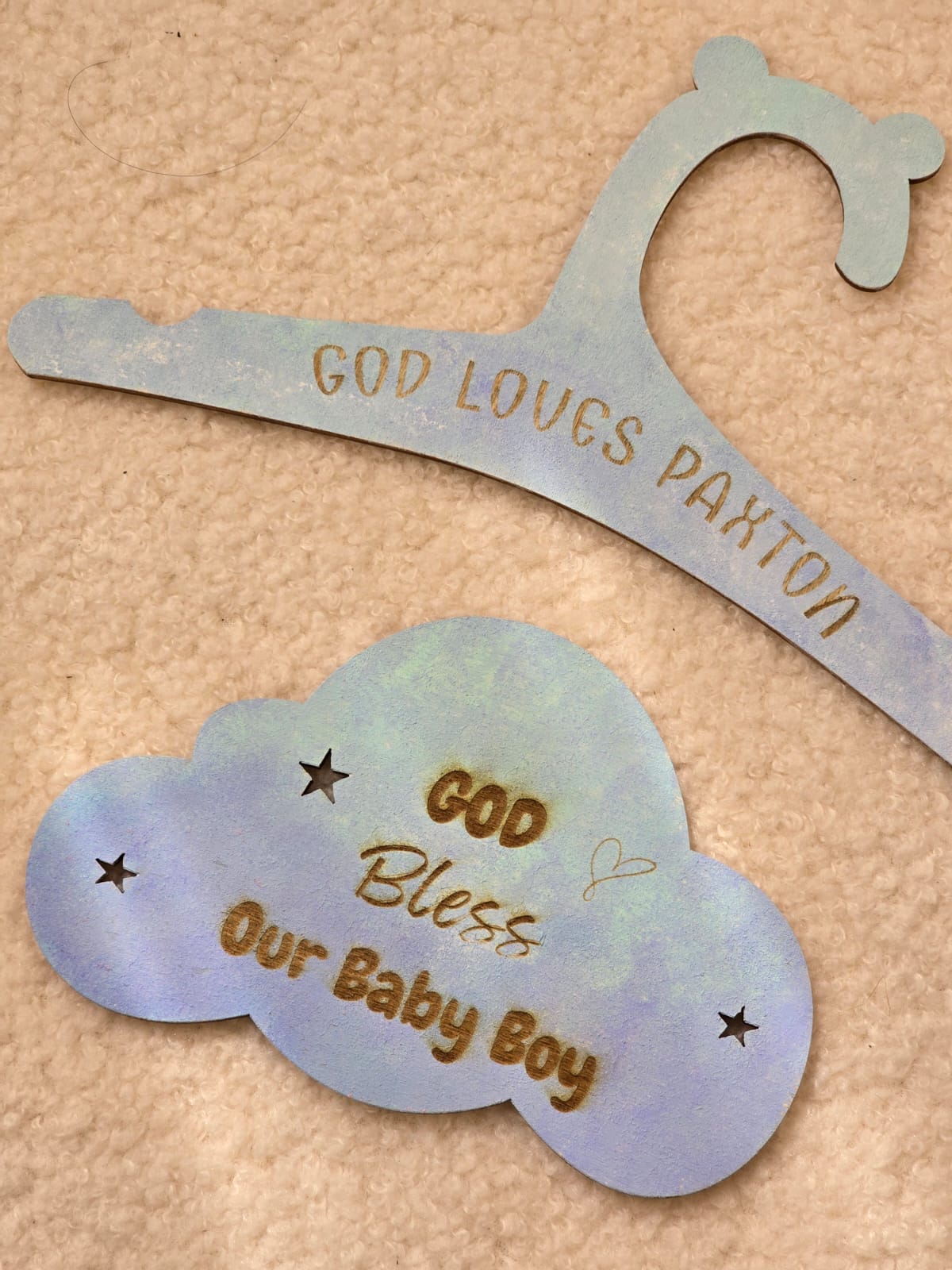 新生木製禮品—”God bless our baby boy”(可自訂名字)