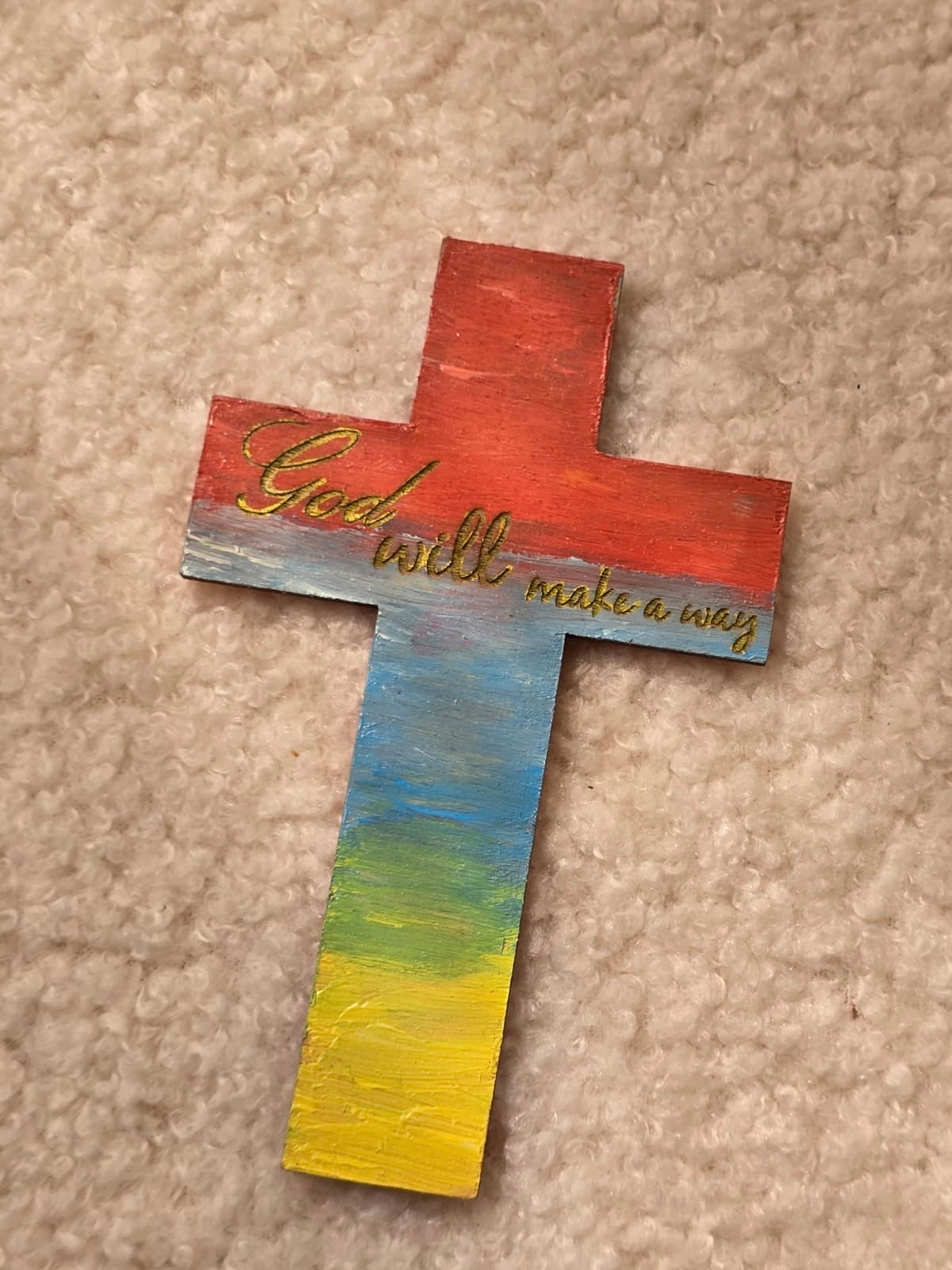 木製十字架磁貼—“God will make a way”