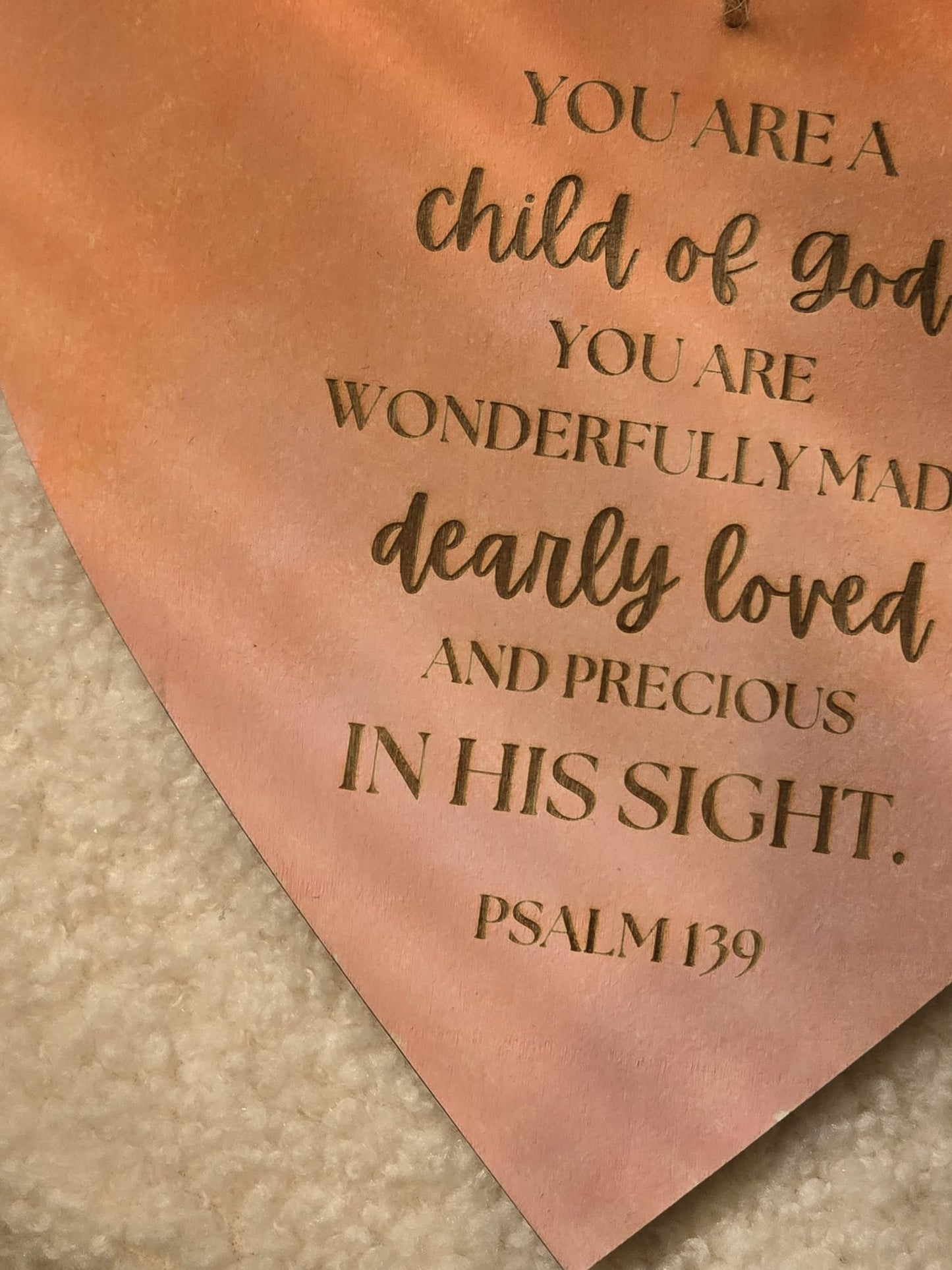 心形木製掛飾—“You are a child of God“