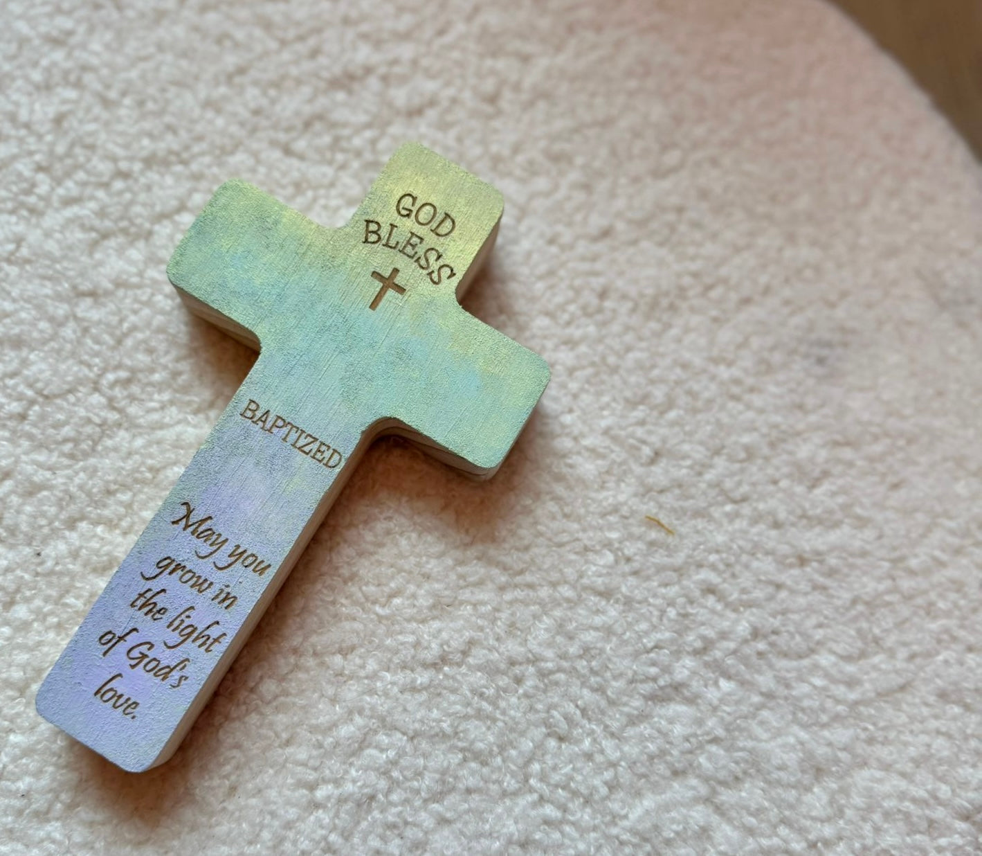 手工木製洗禮十字架擺設—“God bless baptized May you grow in the light of God’s love”(可自訂名字及日期+$30)
