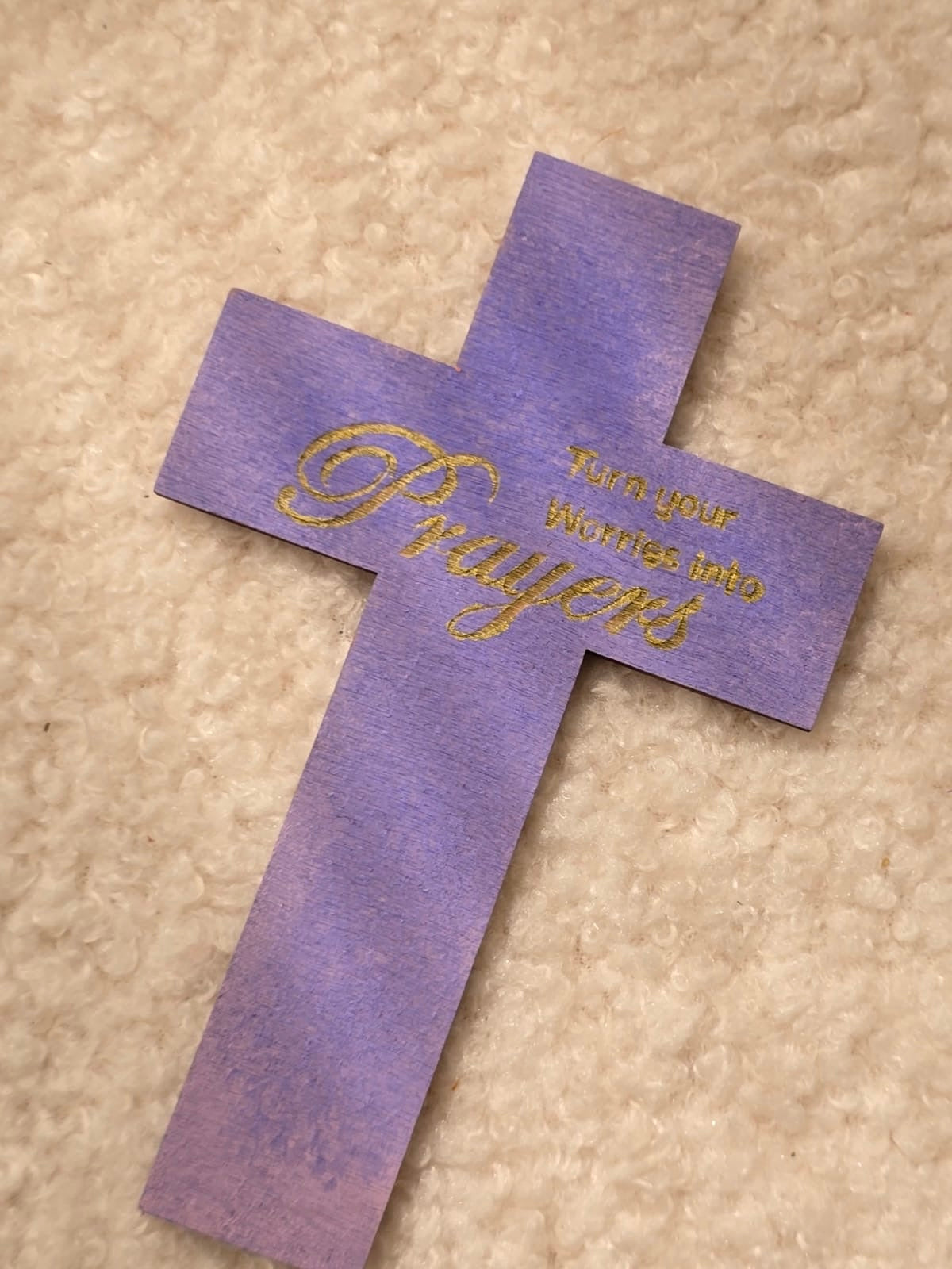 木製十字架磁貼—“Turn worries into prayers”