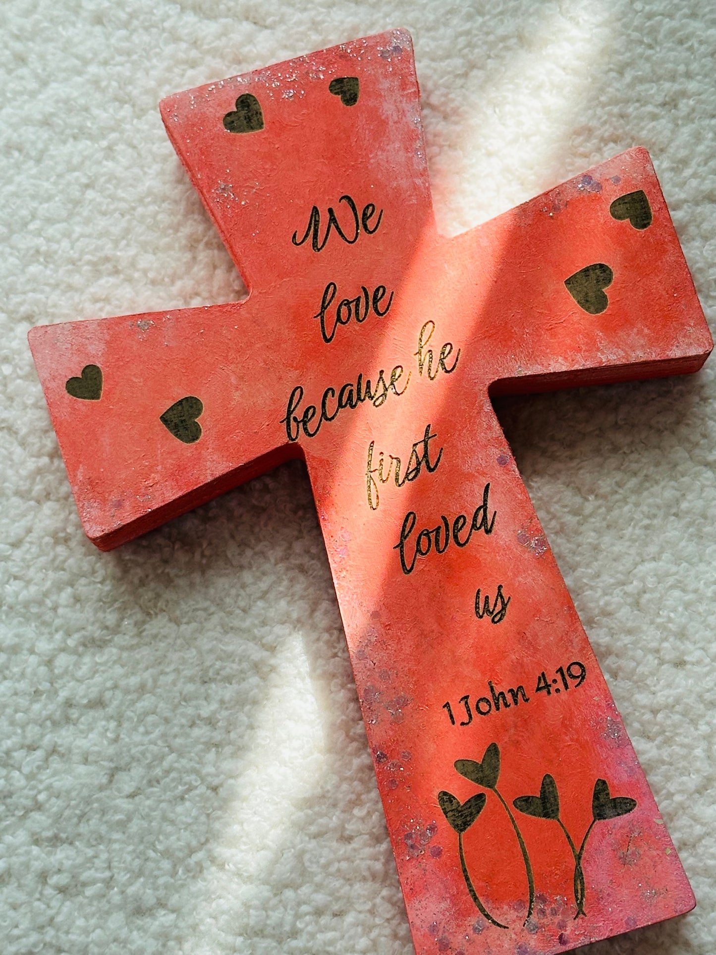 手工木製閃粉十字架“We love because he first loved us”