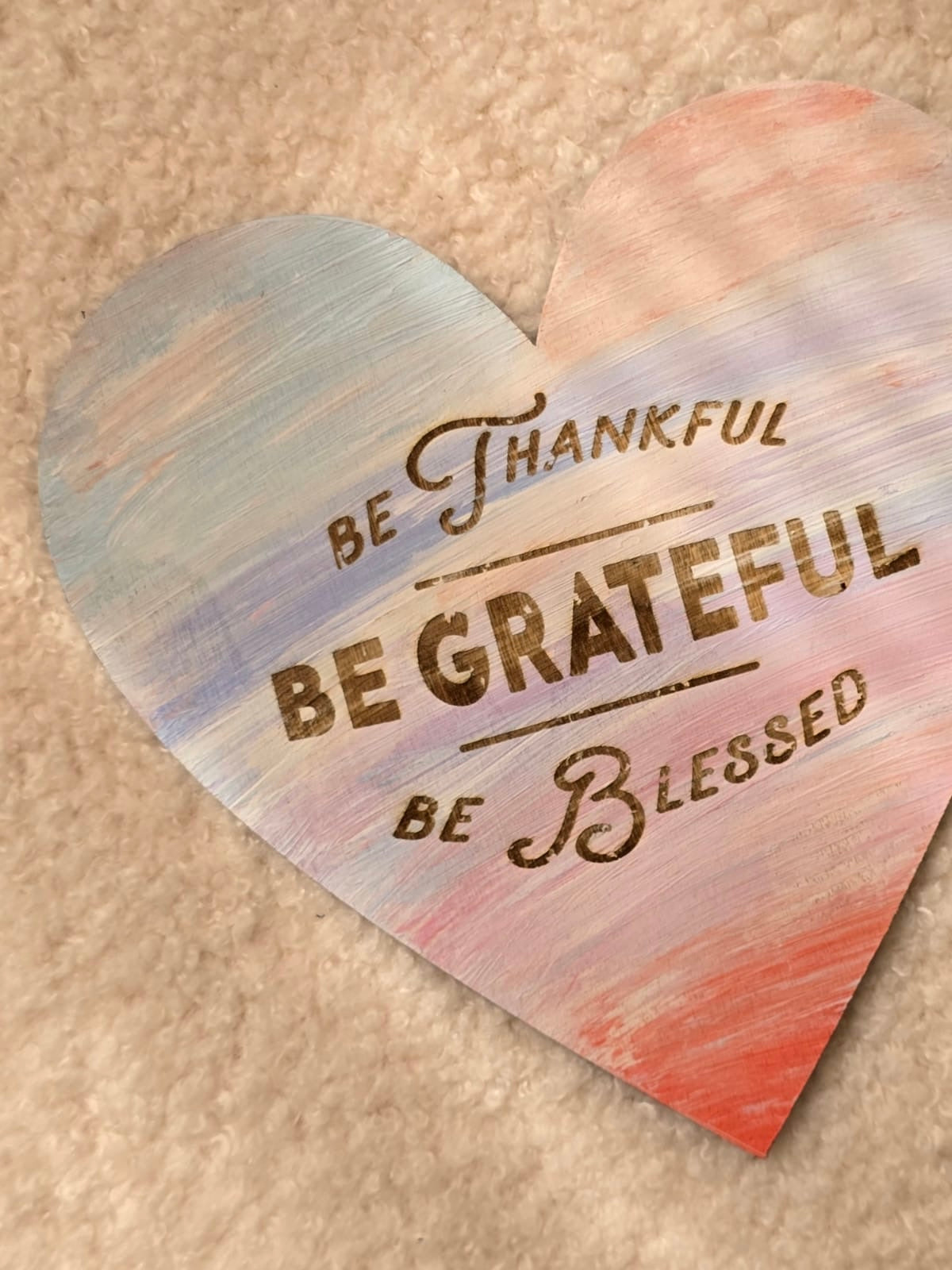 心形木製牆貼—“Be Thankful”