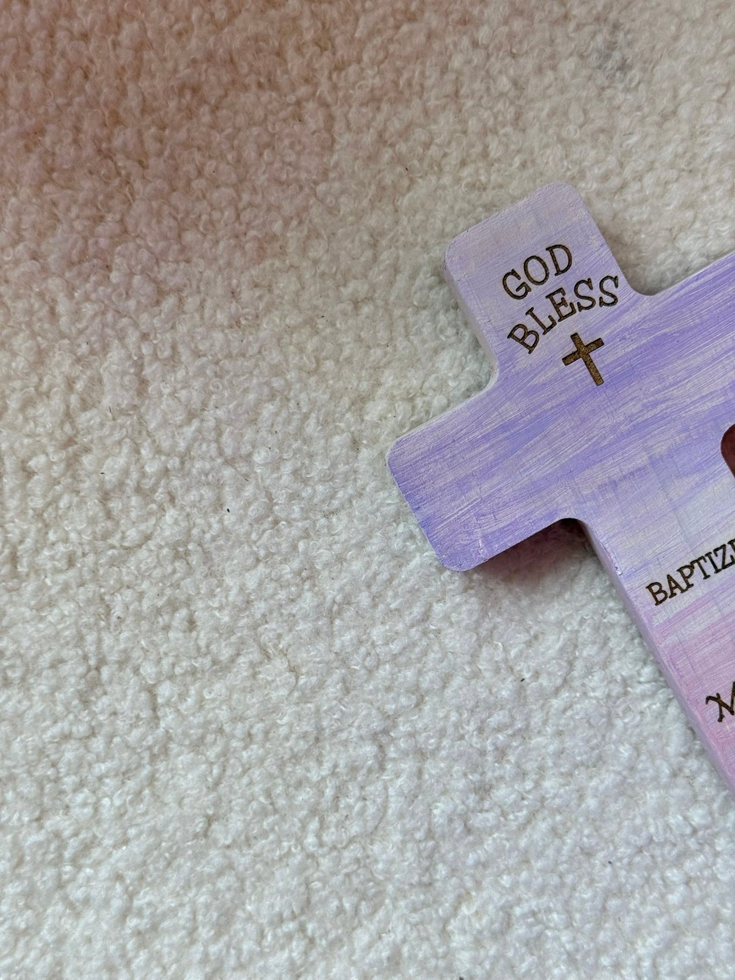 手工木製洗禮十字架擺設—“God bless baptized May you grow in the light of God’s love”(可自訂名字及日期+$30)