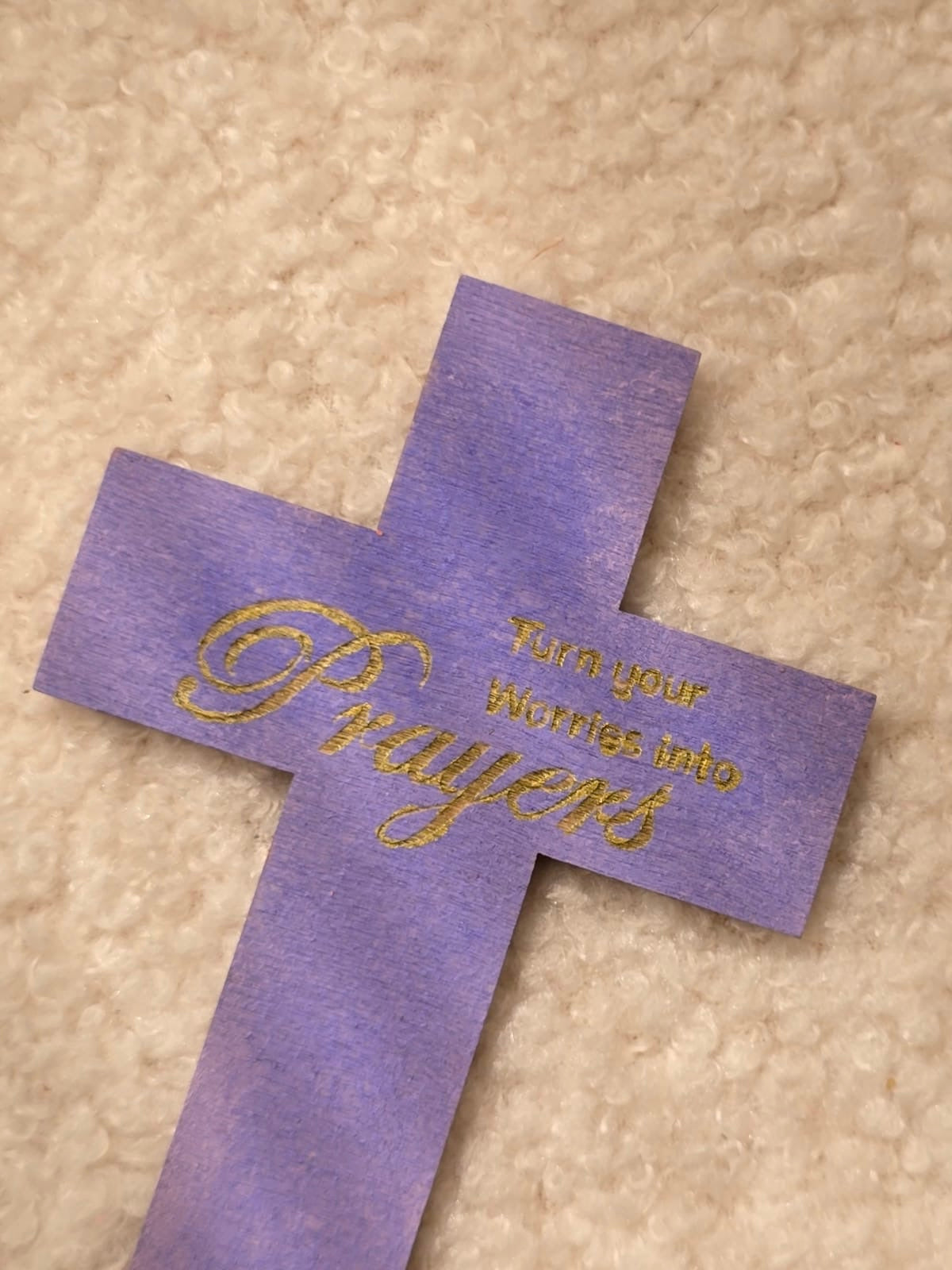 木製十字架磁貼—“Turn worries into prayers”