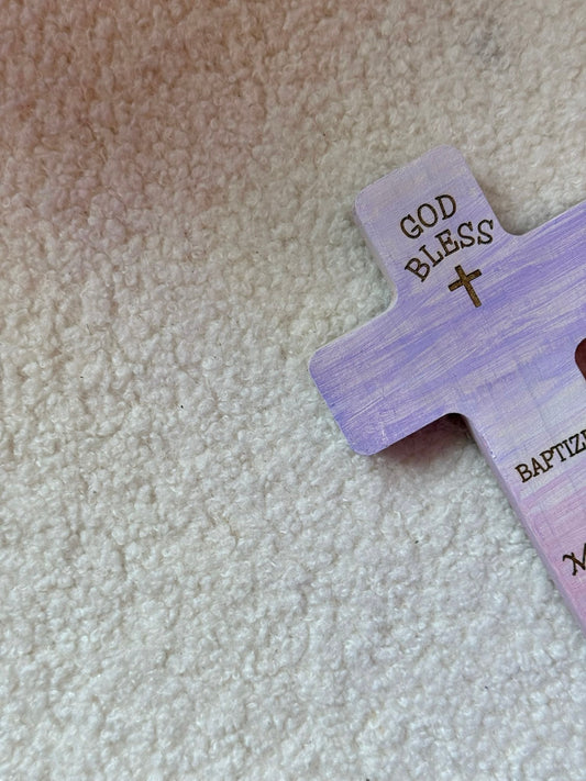 手工木製洗禮十字架擺設—“God bless baptized May you grow in the light of God’s love”(可自訂名字及日期+$30）
