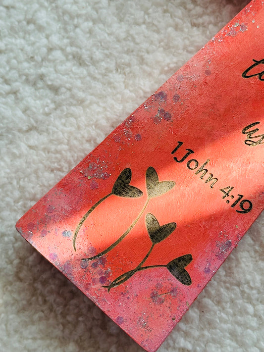 手工木製閃粉十字架“We love because he first loved us”